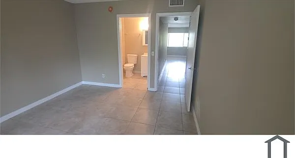 312 Meadows Cir #312 — Photo 15