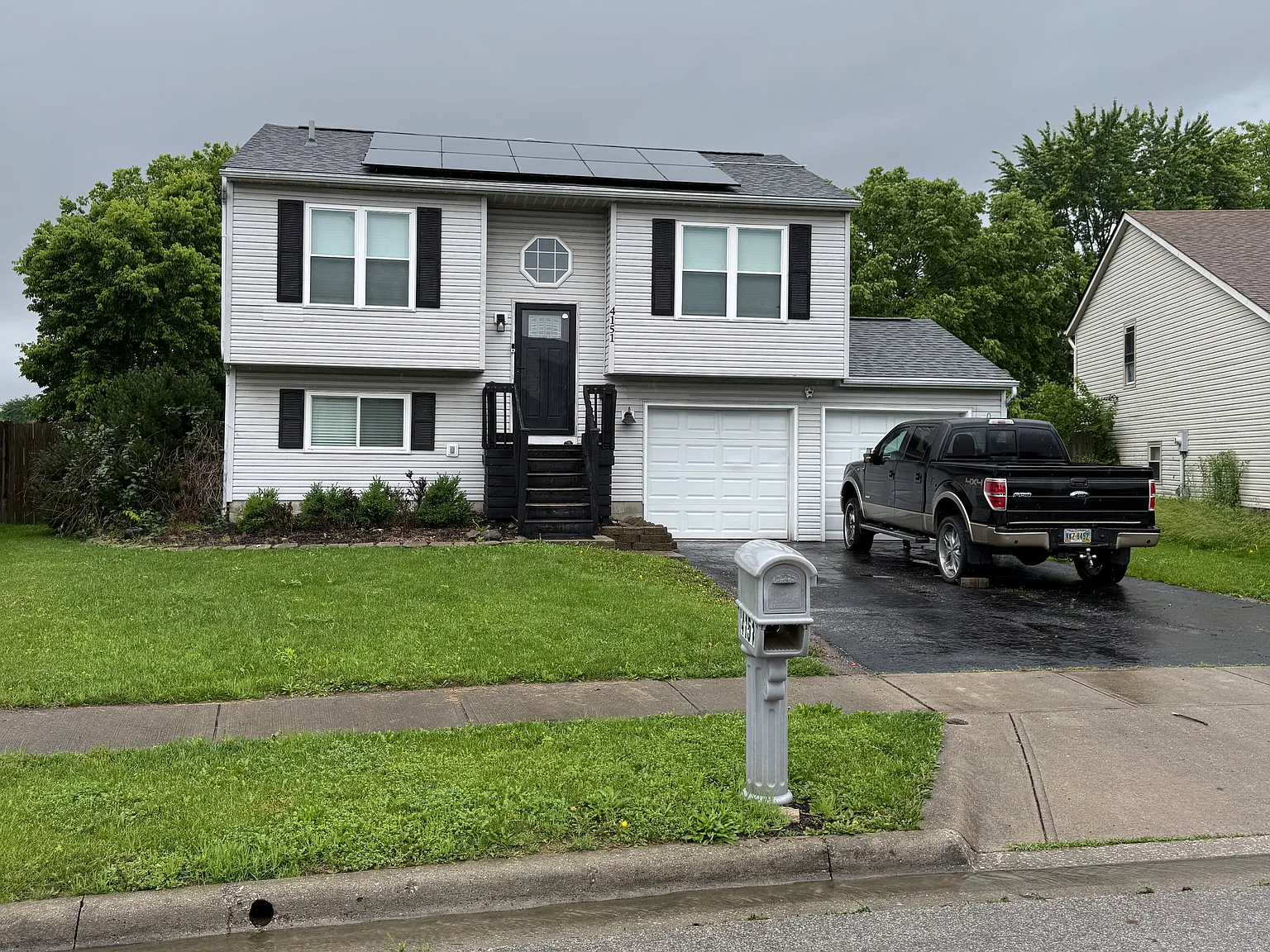 3 bed, 1.5 bath, 1194 sqft, $2,050 — Photo 1
