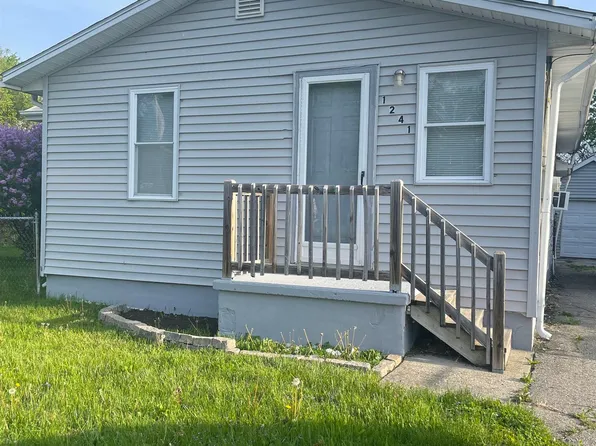 1241 Wells St, Burton, MI 48529