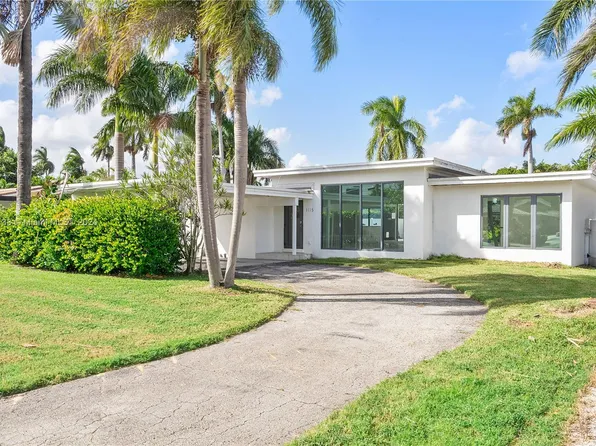 1115 N Northlake Dr, Hollywood, FL 33019