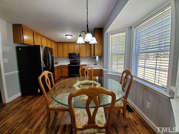 5th image of 211 Mary Sandra Pl