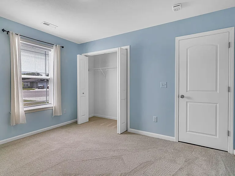 170 Travis St — Photo 31