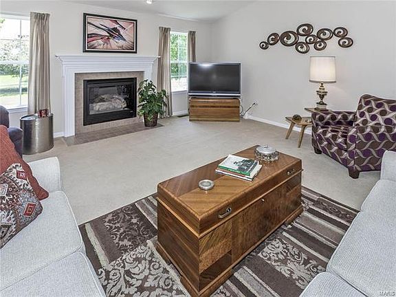 4th image of 14 Oak Leaf Dr