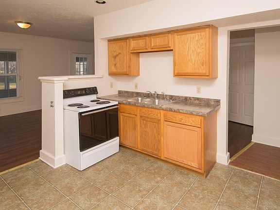2nd image of 724 Hibbard Ave