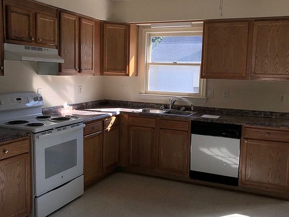 3rd image of 1204 Highland Ave