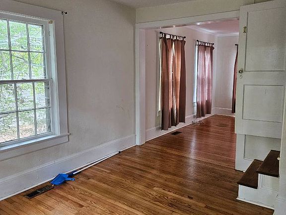 5th image of 50 Davie Cir