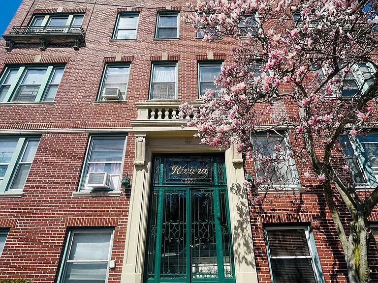 863 Avenue C — Photo 1