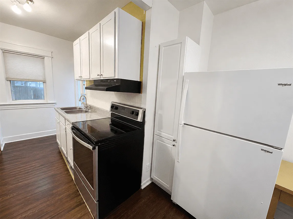 4 bed, 1.5 bath, 1900 sqft, $1,785 — Photo 4
