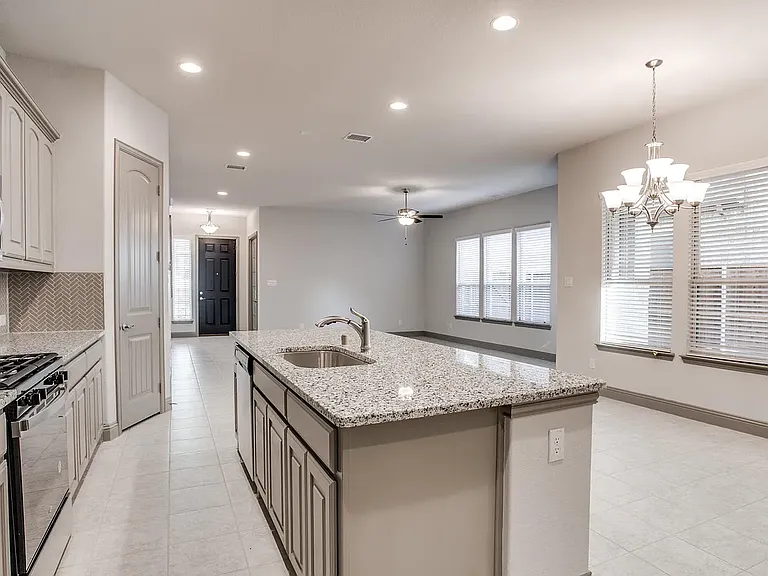 7617 Regal Ln — Photo 9