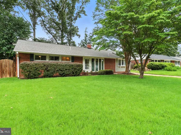 7209 Halifax Pl, Springfield, VA 22150