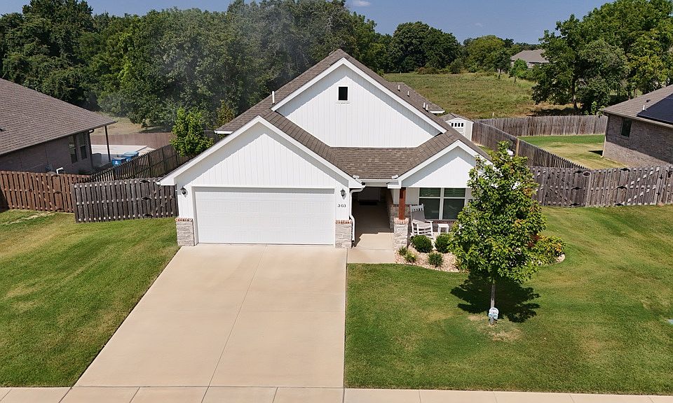 1st image of 303 Trimble Ln