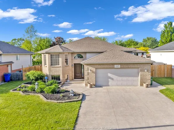 245 Gignac Cres, Lasalle, ON N9J 3S4