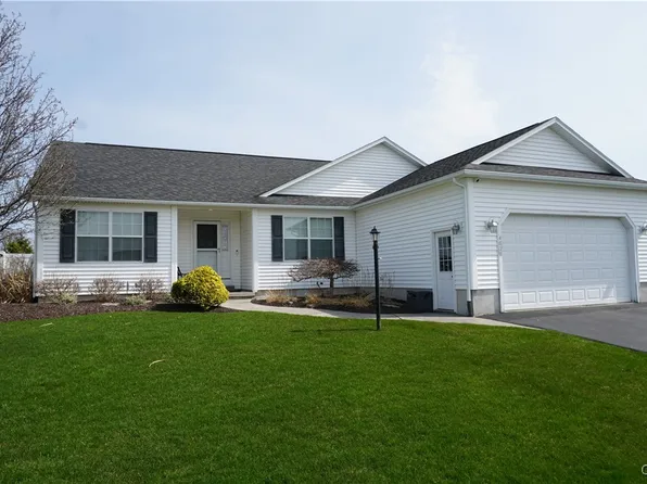 4828 Lighthouse Village Cir, Liverpool, NY 13088