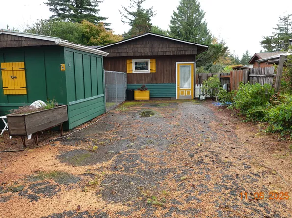 154 Outer Dr, Florence, OR 97439