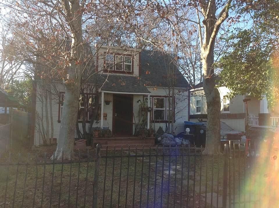 2nd image of 3832 35th St