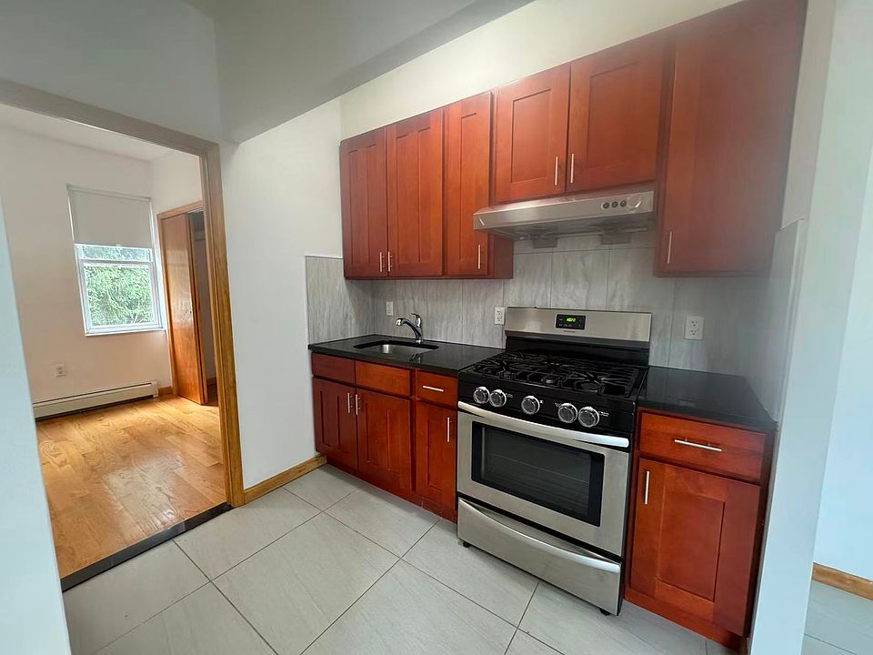 1st image of 1434 Merry Ave #2