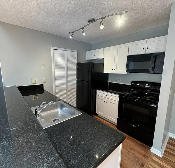 6010 Westgate Dr #304 — Photo 4