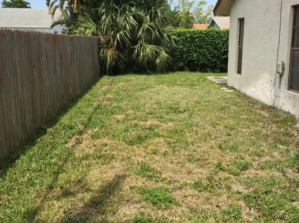 3330 SW 1st St, Deerfield Beach, FL 33442