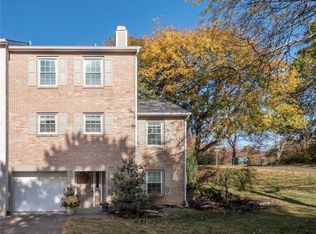8309 Countryside Ln, Fogelsville, PA 18051