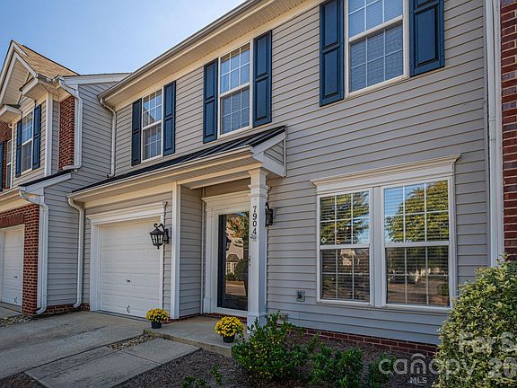 2nd image of 7904 Mariners Pointe Cir