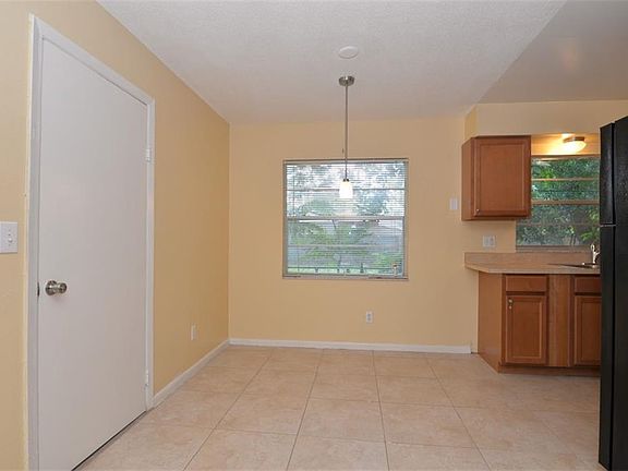 5th image of 2817 E Central Blvd