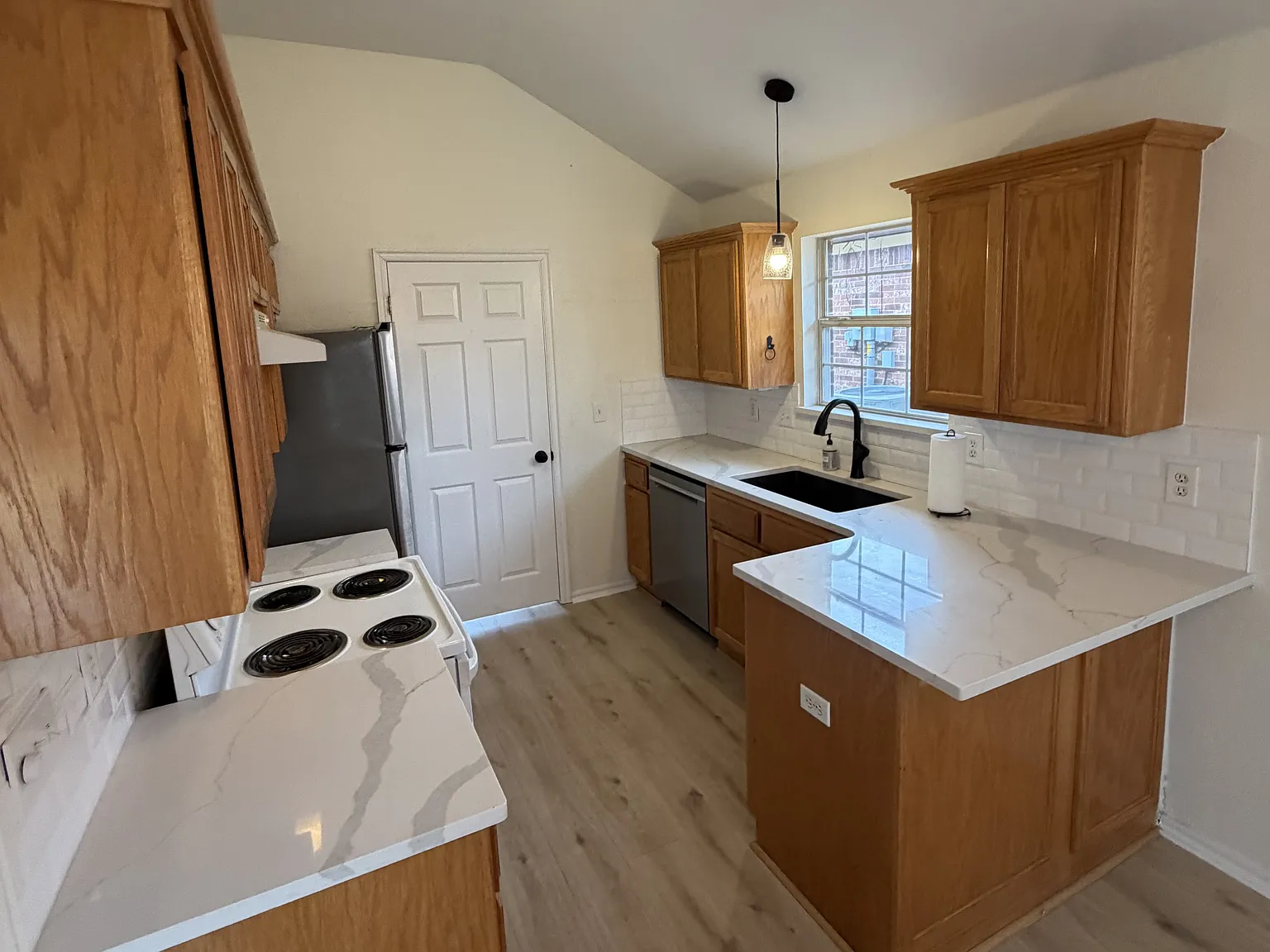 3 bed, 1240 sqft, $1,625 — Photo 3