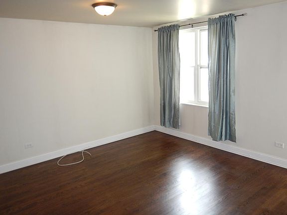 2nd image of 313 S Leavitt St #1