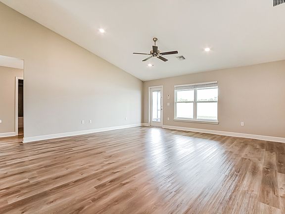 4th image of 511 Edith Dr