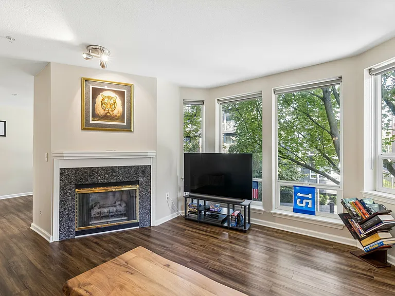 3028 Western Ave #110 — Photo 10