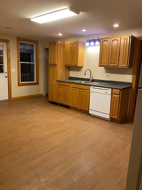 24 Holyoke St #4B