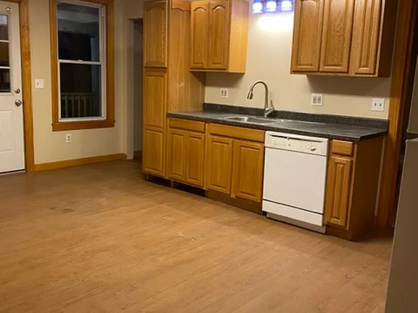 24 Holyoke St, Easthampton, MA