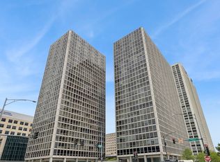340 W Diversey Pkwy APT 1818, Chicago, IL 60657