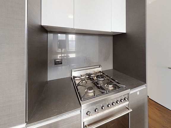 2nd image of 666 W End Ave APT 17J