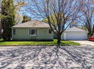 510 S 10th St, Bird Island, MN 55310