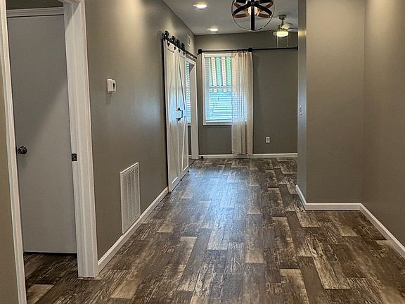 2nd image of 103 E Waterford St #3