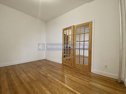 4th image of 45 Tiemann Pl APT 4R