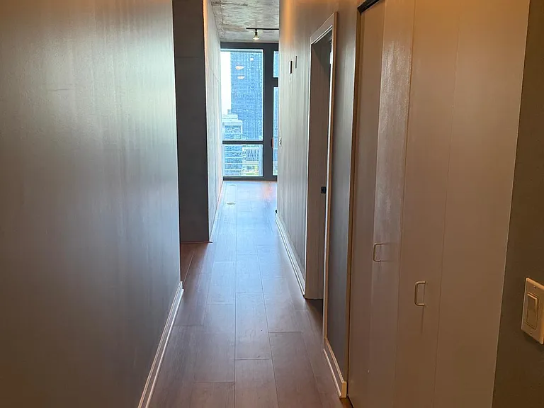 235 W Van Buren St #1806 — Photo 18