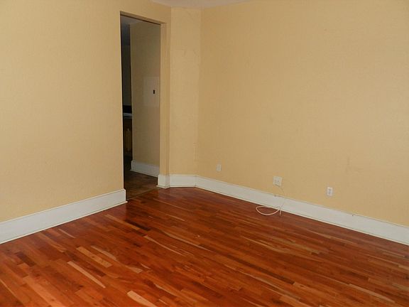 3rd image of 9-315 7th Ave N #9
