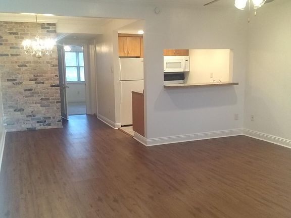 5th image of 1401 Saint Andrew St APT 111