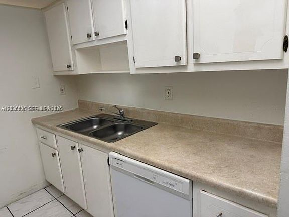 3rd image of 14221 N Kendall Dr APT 211C
