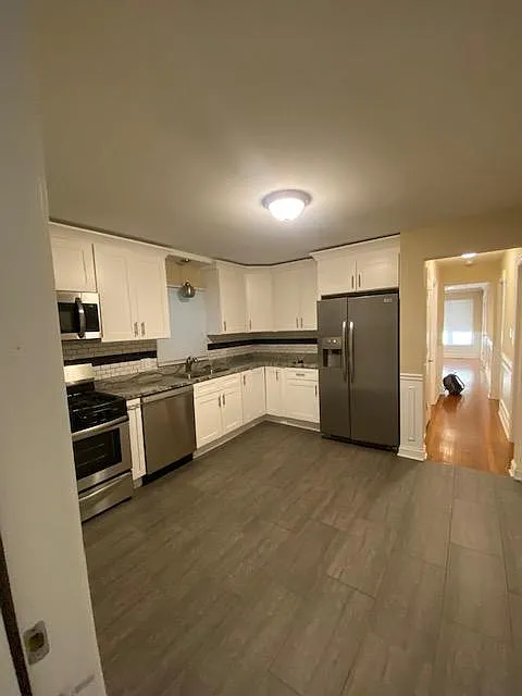 3 bed, $1,950 — Photo 2