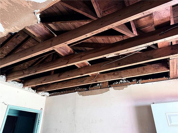 3rd image of 215 Taft St SW