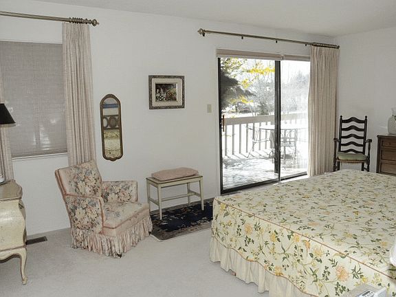 Master Bedroom With Walkout To Deck