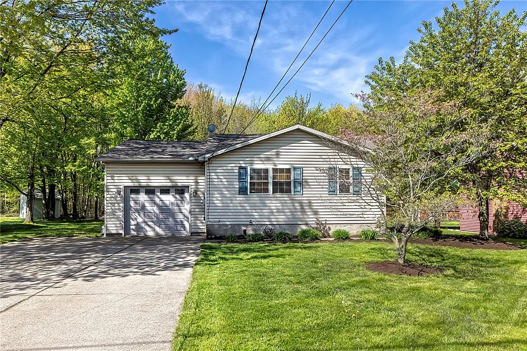 876 Walbridge Rd photo 1