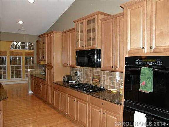 3rd image of 104 Waterford Dr