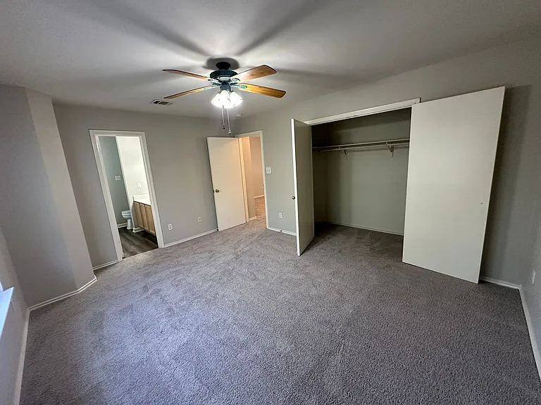 1917 White Oak Cir — Photo 16