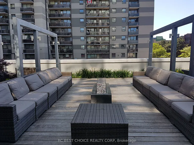 170 Avenue Rd #405 — Photo 36
