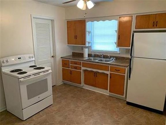 3rd image of 1822 N Goodlet Ave #1822