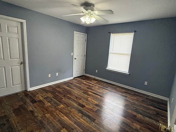 3rd image of 36 Evans Ave