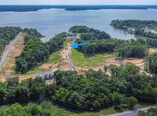 827 Eagle Point Dr, Grand Rivers, KY 42045